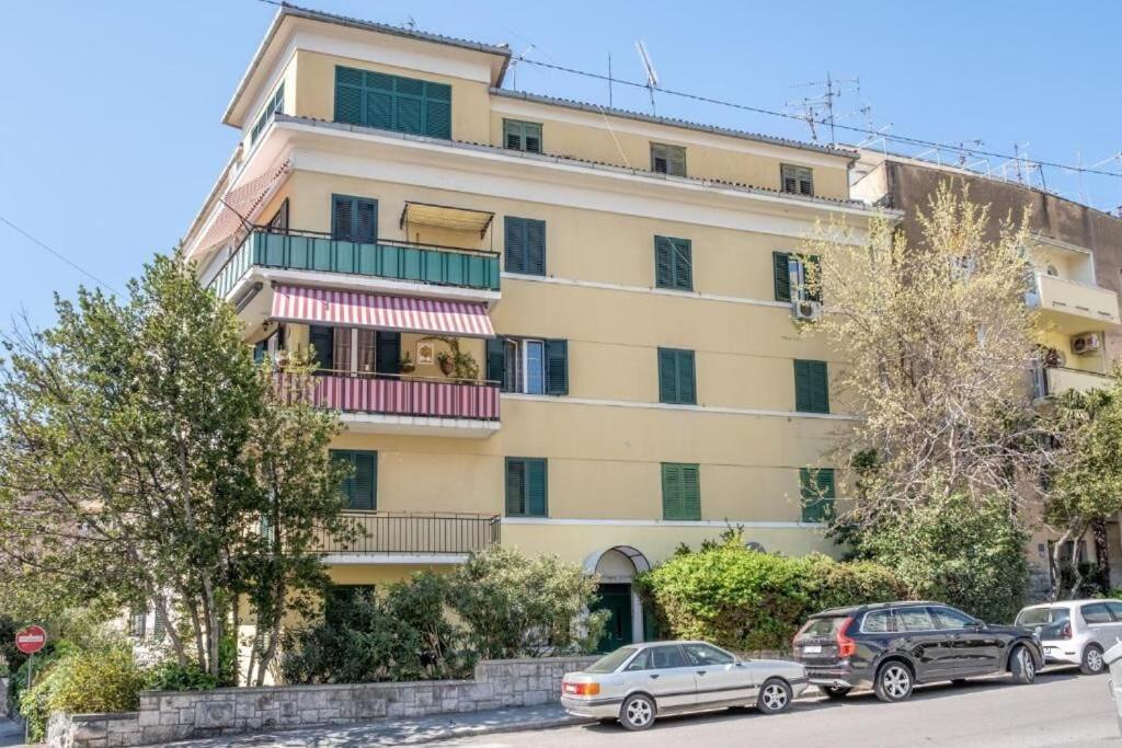 Apartments And Room Poesia Split Exterior foto