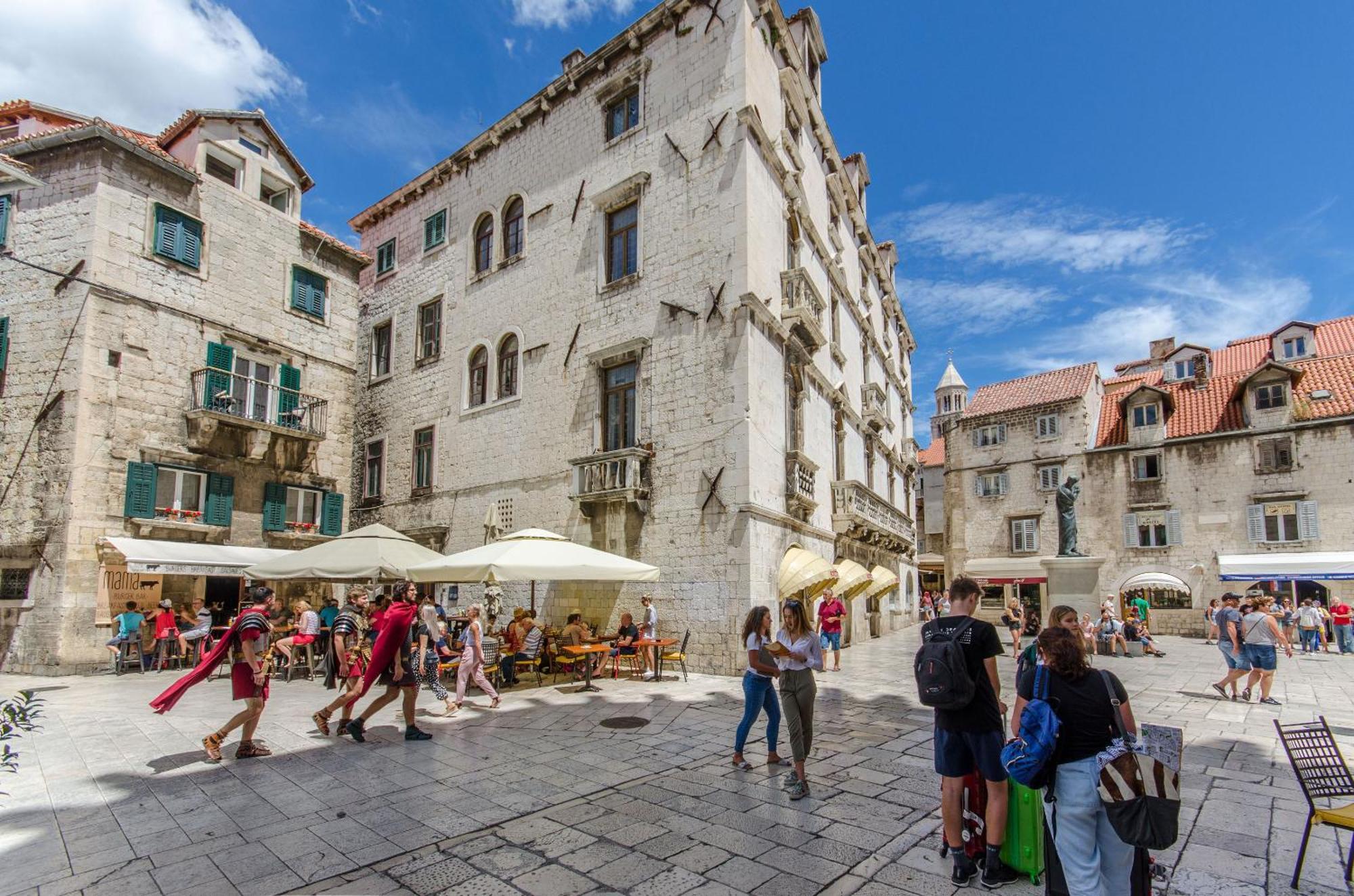 Apartments And Room Poesia Split Exterior foto